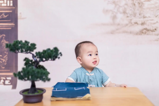 广汉宝宝喊肚子疼怎么回事